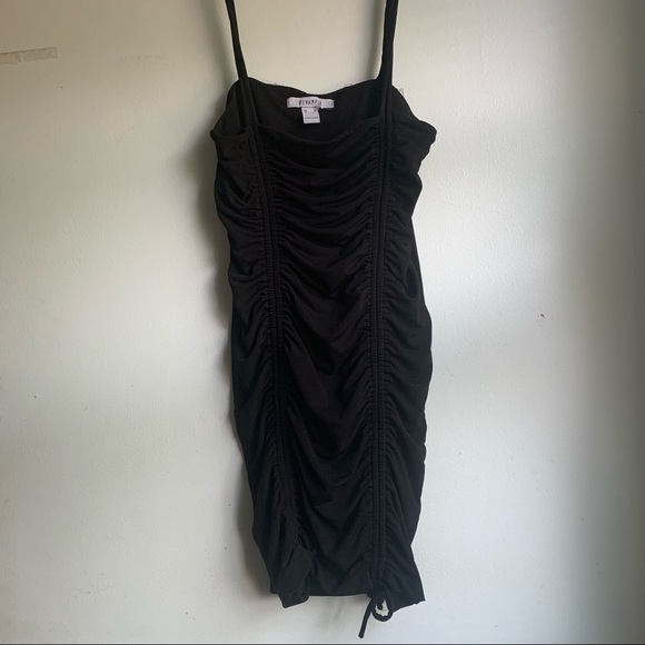 Revamped black bodycon ruched dress - Picture 3 of 5